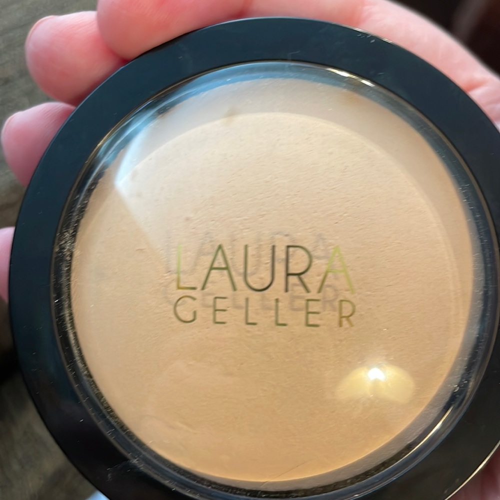 Laura Geller Double Take Baked Versatile Powder Foundation Fair.